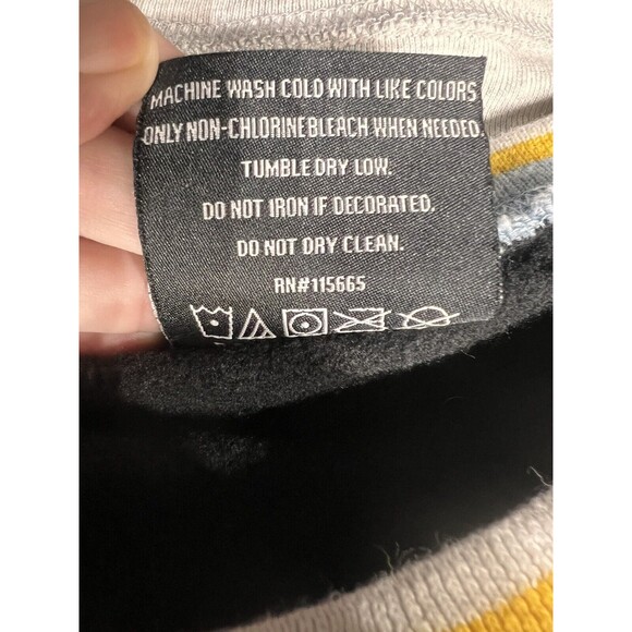 Box Lunch Womens Black Sponge Bob Embroidered Pullover Crewneck Sweater Size XL - Picture 4 of 10